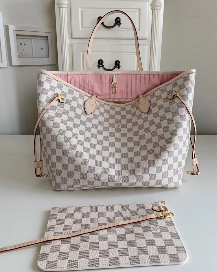Neverfull pink inside hotsell